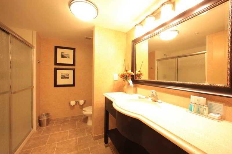 Hampton Inn Atlanta-Кантон Экстерьер фото