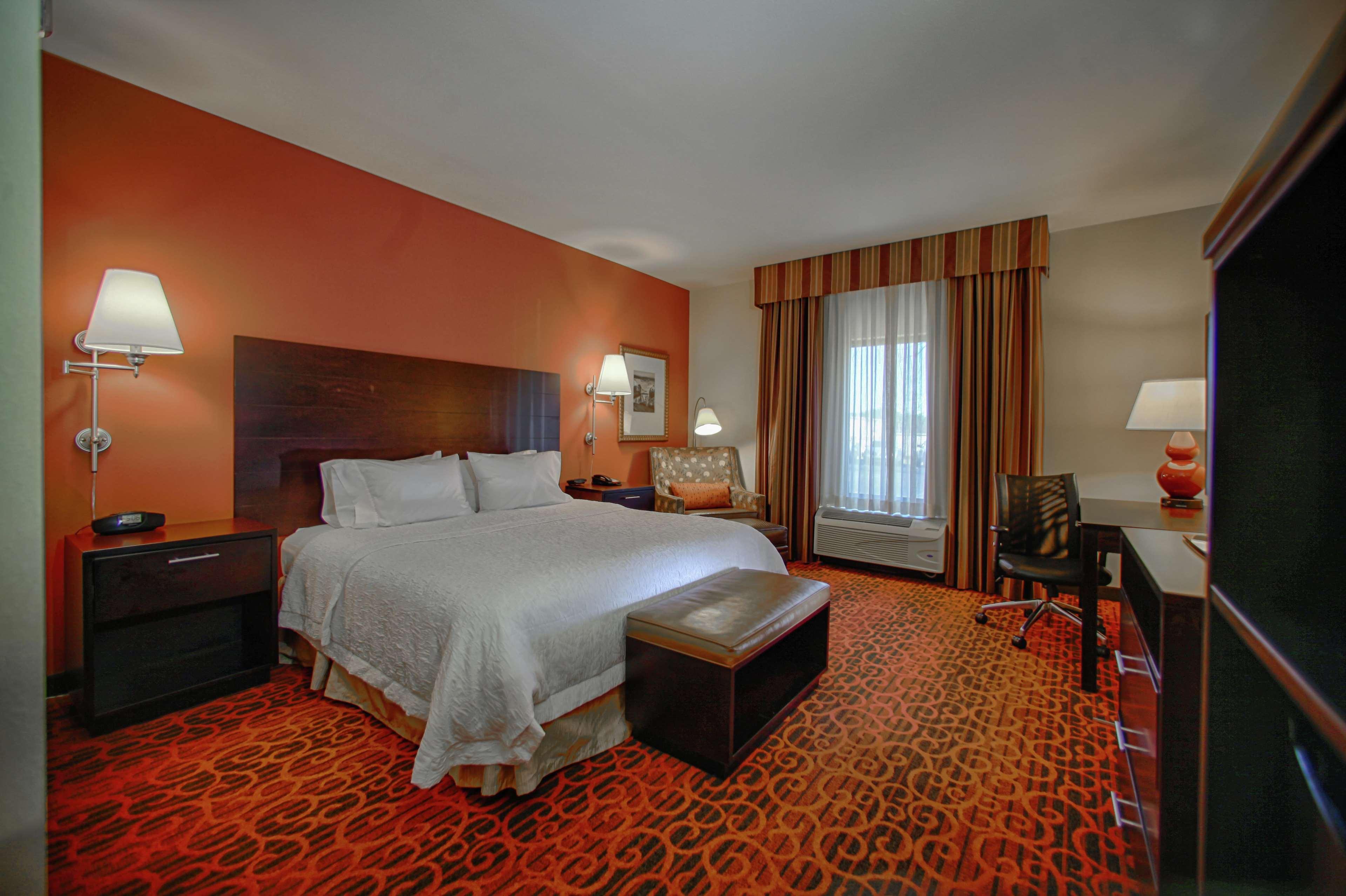 Hampton Inn Atlanta-Кантон Экстерьер фото