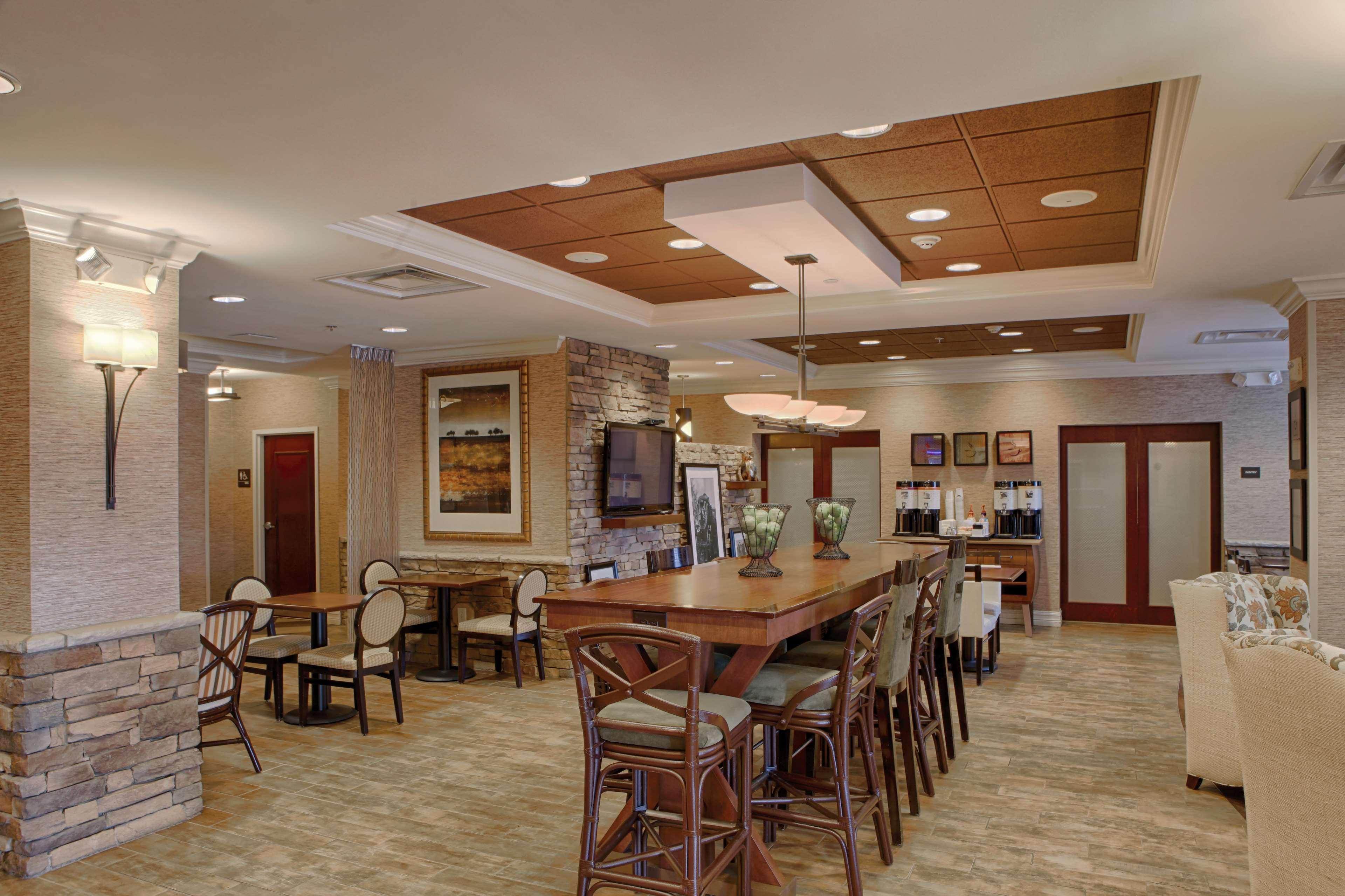 Hampton Inn Atlanta-Кантон Экстерьер фото