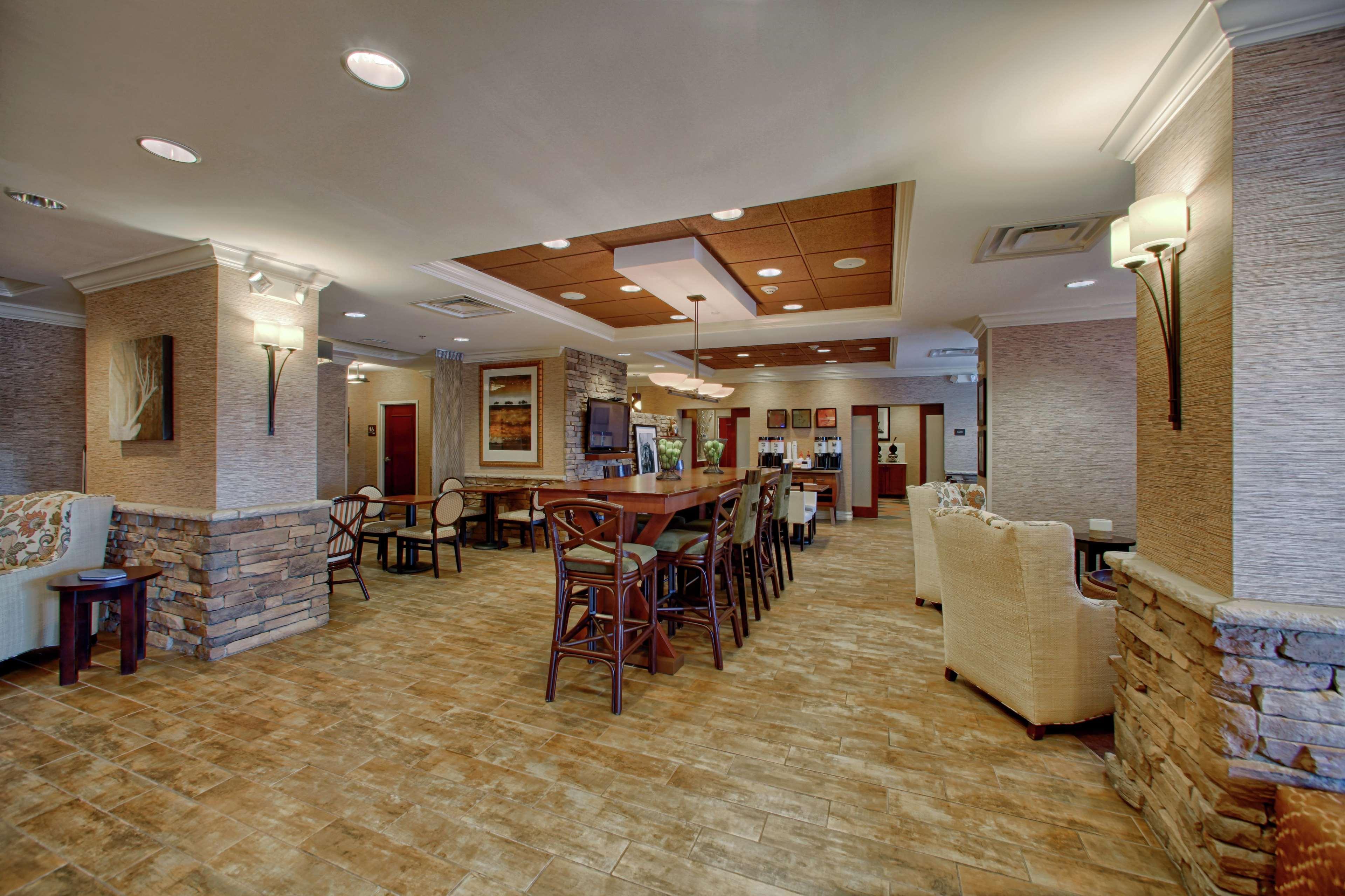 Hampton Inn Atlanta-Кантон Экстерьер фото