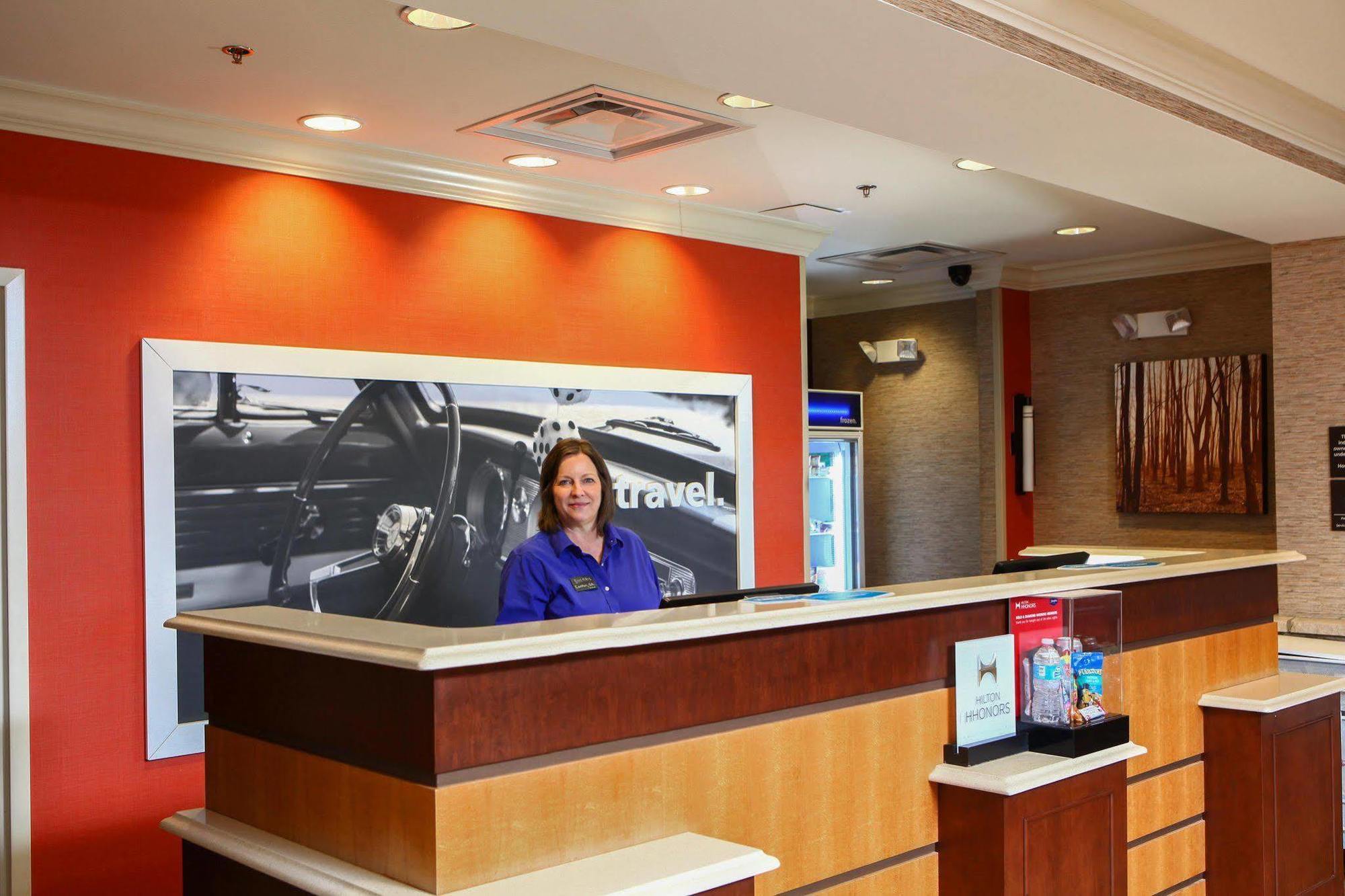 Hampton Inn Atlanta-Кантон Экстерьер фото